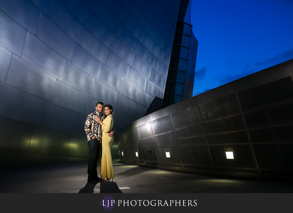 20-walt-disney-concert-hall-los-angeles-engagement-photographer