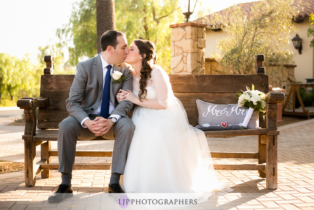 21-oak-creek-golf-club-wedding-photographer-couple-session-photos