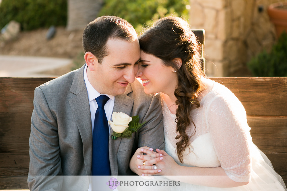 22-oak-creek-golf-club-wedding-photographer-couple-session-photos