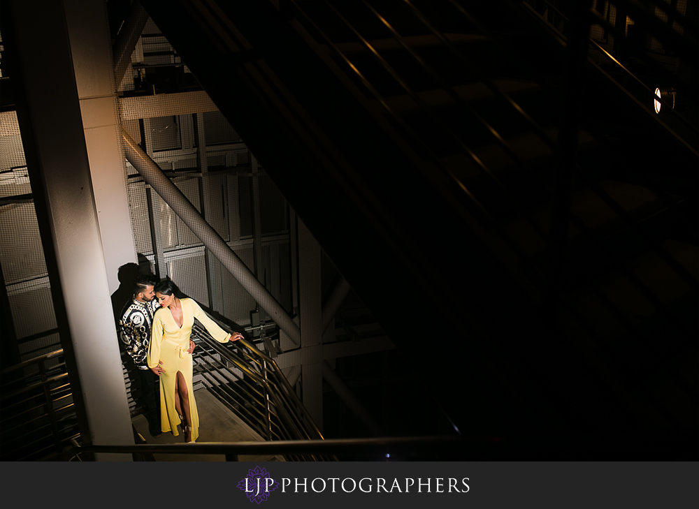 22-walt-disney-concert-hall-los-angeles-engagement-photographer