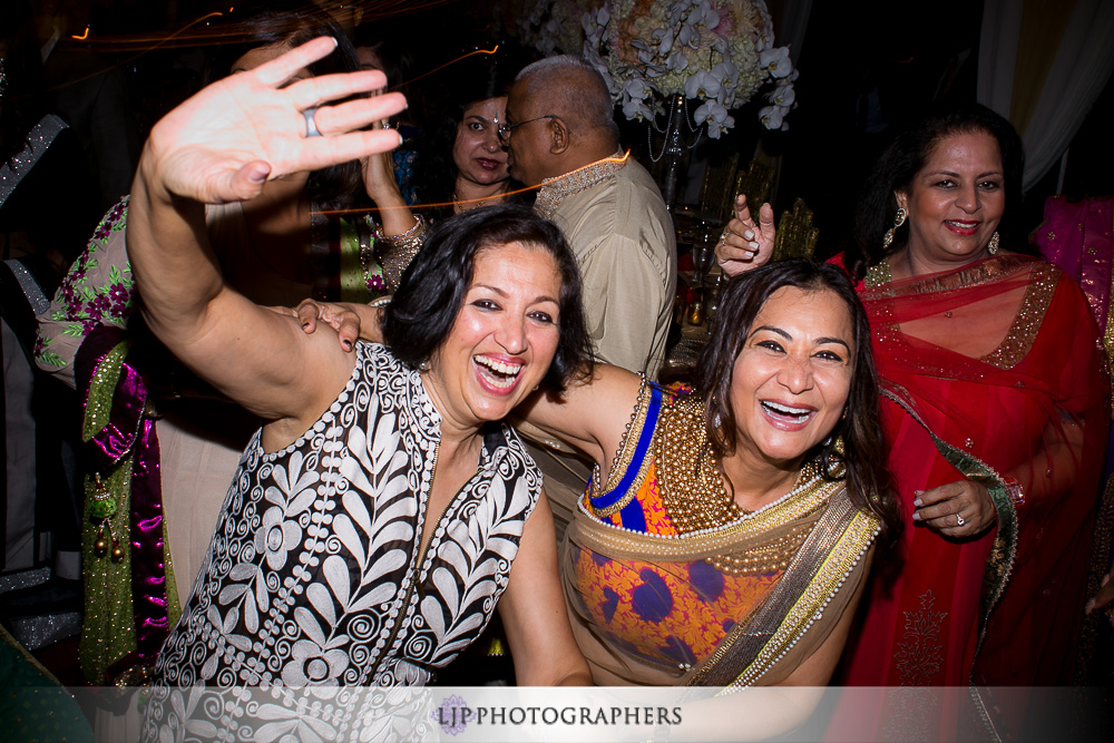 25-newport-beach-indian-reception-photos