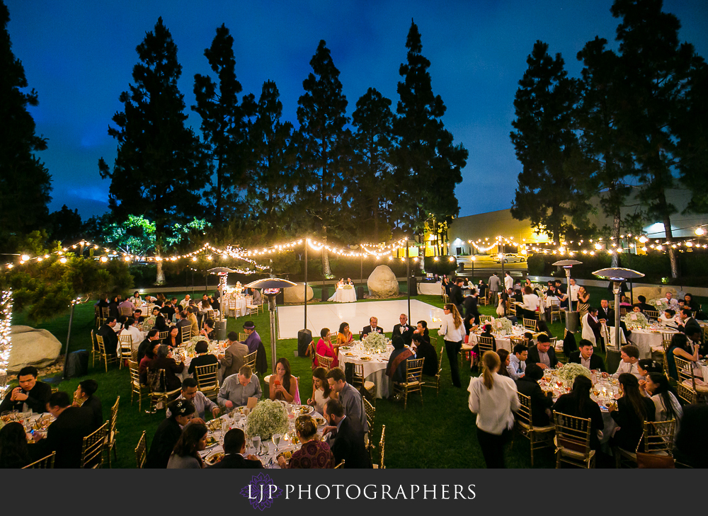 30-turnip-rose-promenade-and-gardens-costa-mesa-wedding-photographer-wedding-reception-photos
