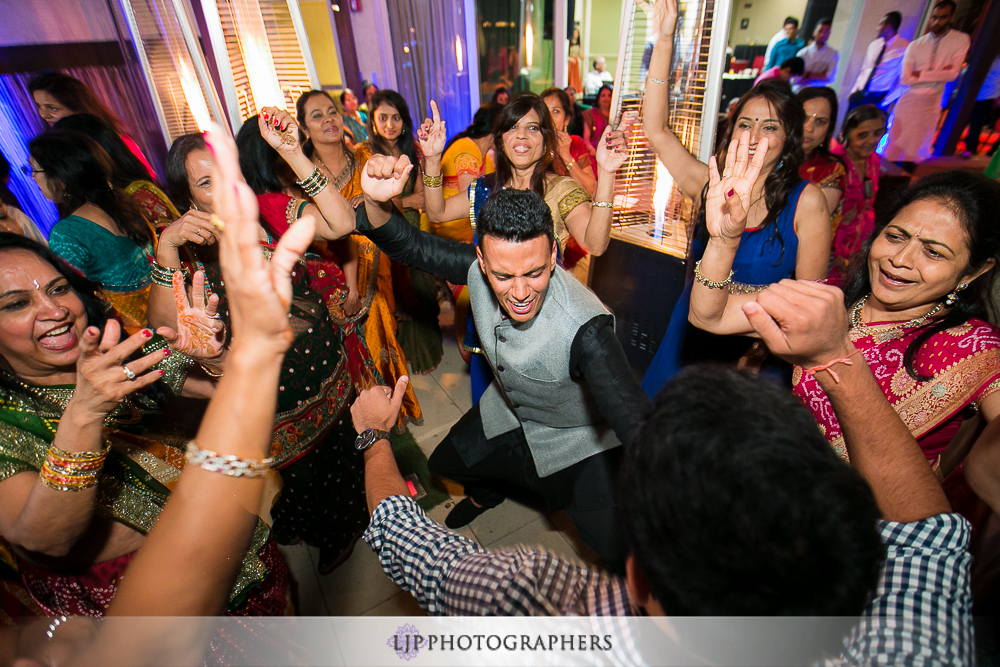 33-hotel-maya-pre-wedding-indian-photographer