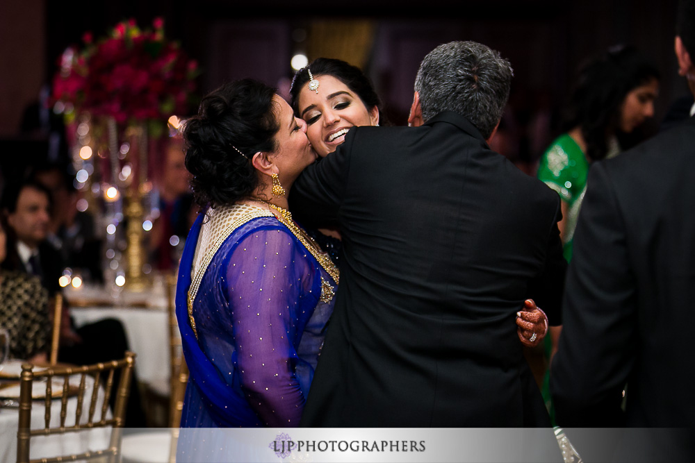 34-four-seasons-hotel-westlake-village-indian-wedding-photographer