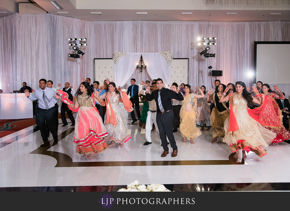35-anaheim-marriott-indian-wedding-photographer-wedding-reception-photos