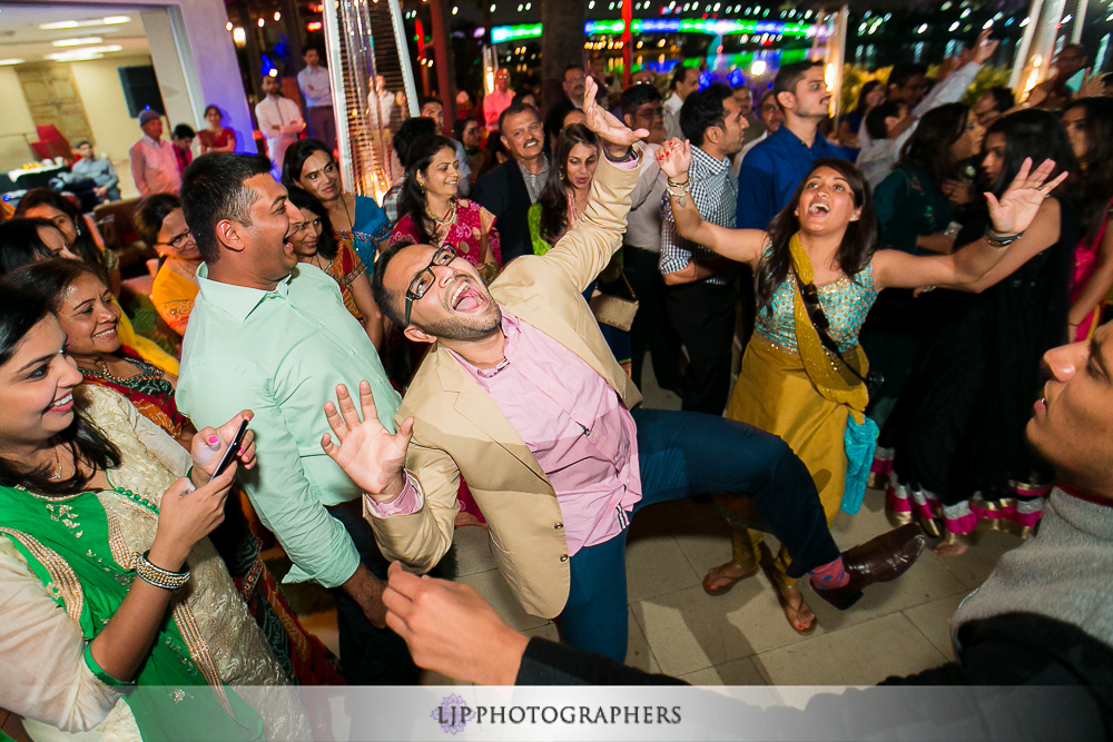 36-hotel-maya-pre-wedding-indian-photographer