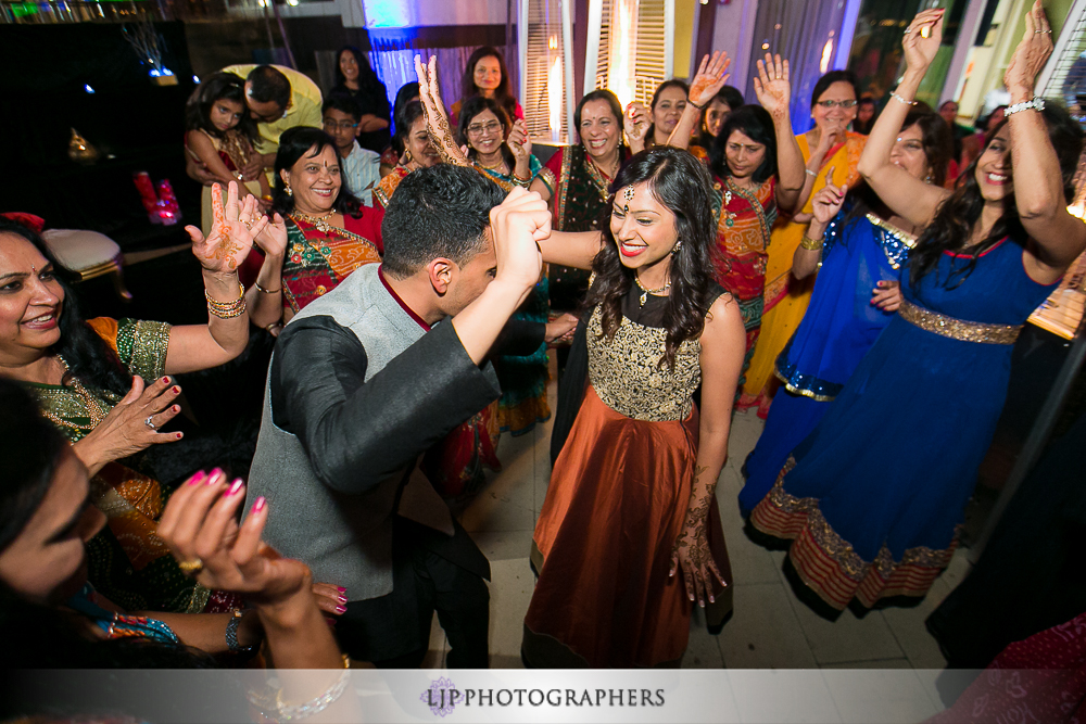 40-hotel-maya-pre-wedding-indian-photographer