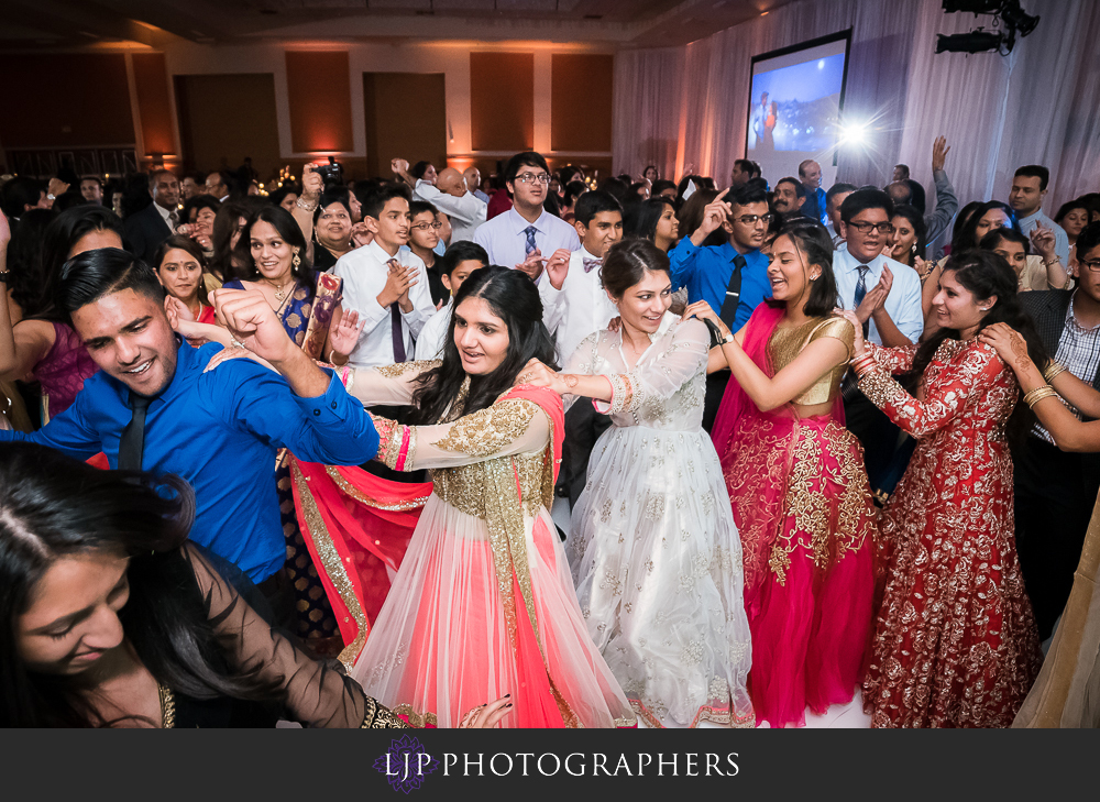 42-anaheim-marriott-indian-wedding-photographer-wedding-reception-photos