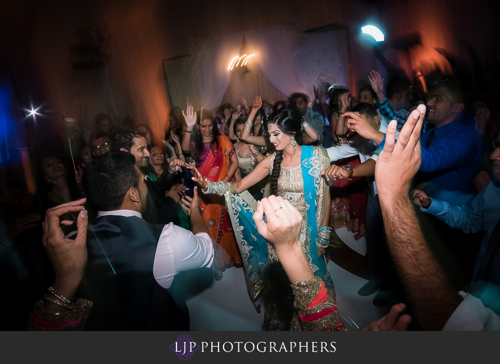 44-anaheim-marriott-indian-wedding-photographer-wedding-reception-photos