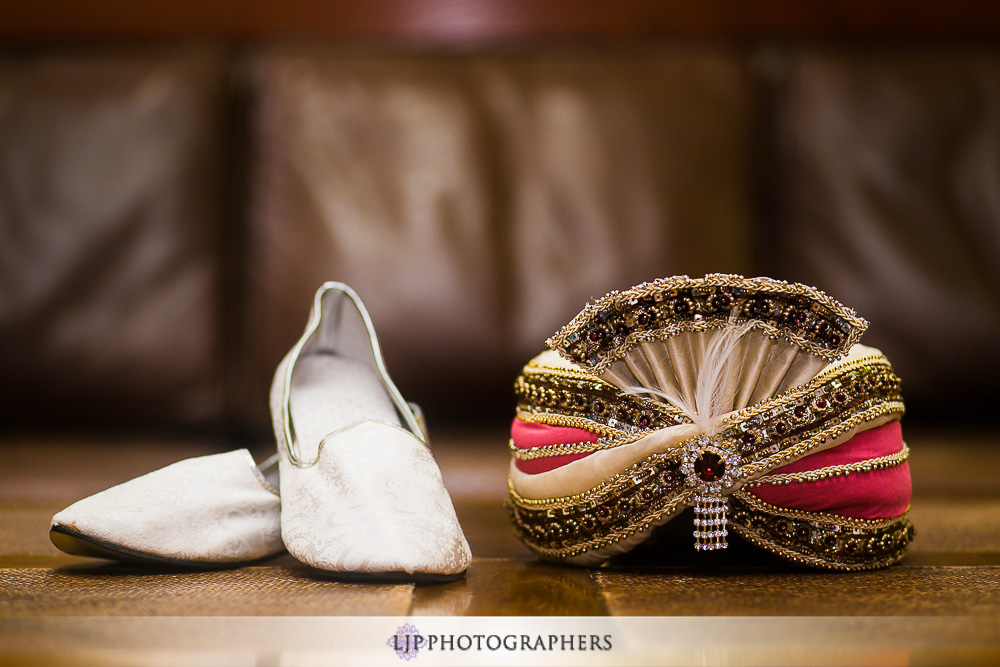 01-old-ranch-country-club-seal-beach-indian-wedding-photographer-getting-ready-photos