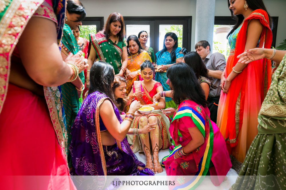 04-indian-pre-wedding-event-photographer