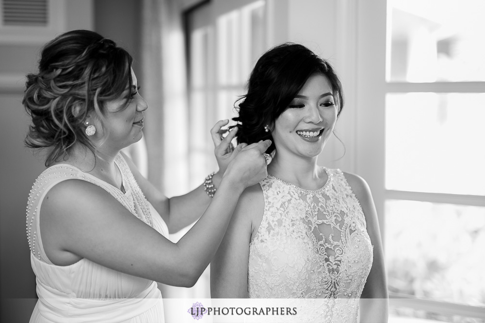 04-laguna-cliffs-marriott-wedding-photographer-getting-ready-photos