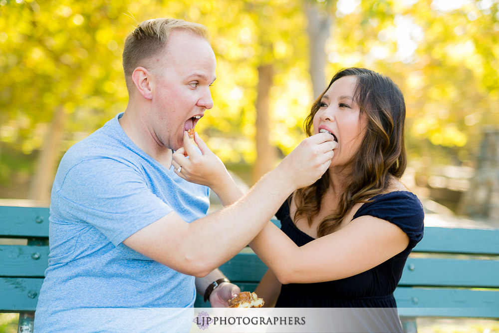 05-irvine-regional-park-engagement-photos