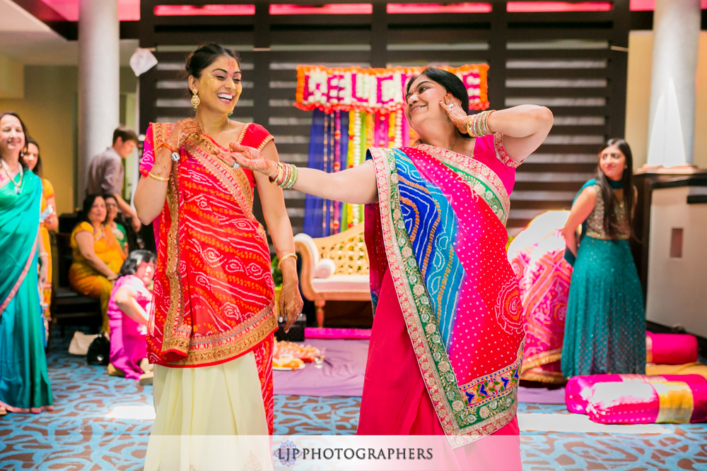 06-indian-pre-wedding-event-photographer