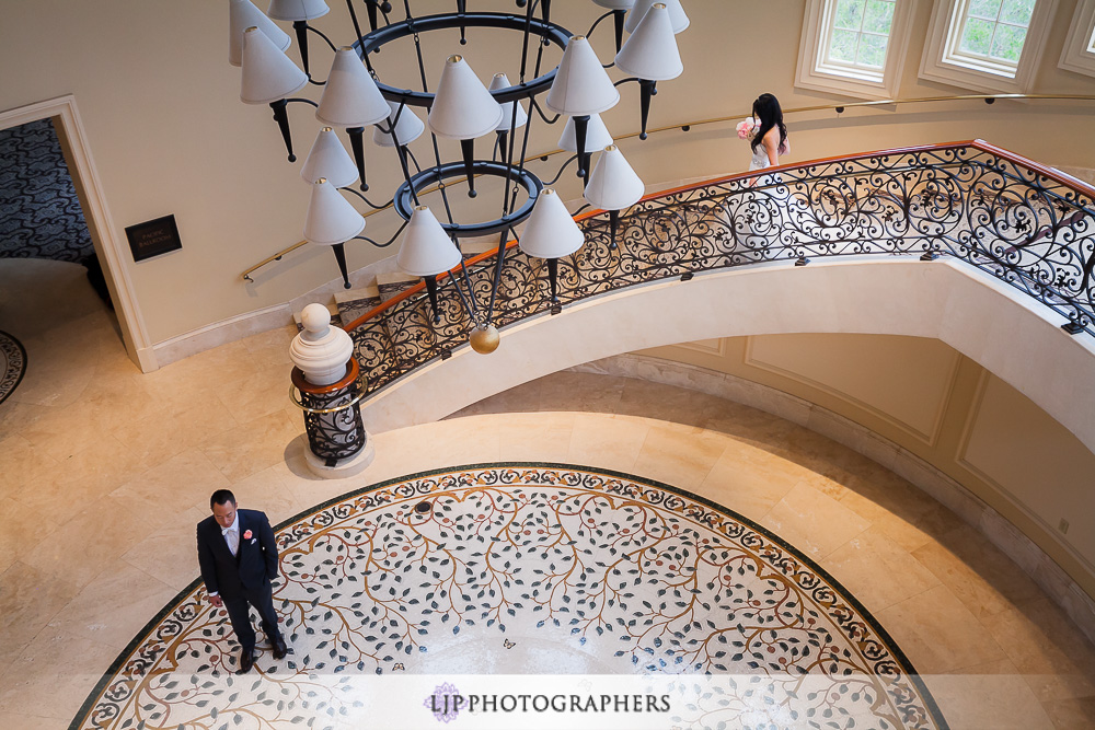 07-st-regis-monarch-beach-wedding-photographer-first-look-wedding-party-photos