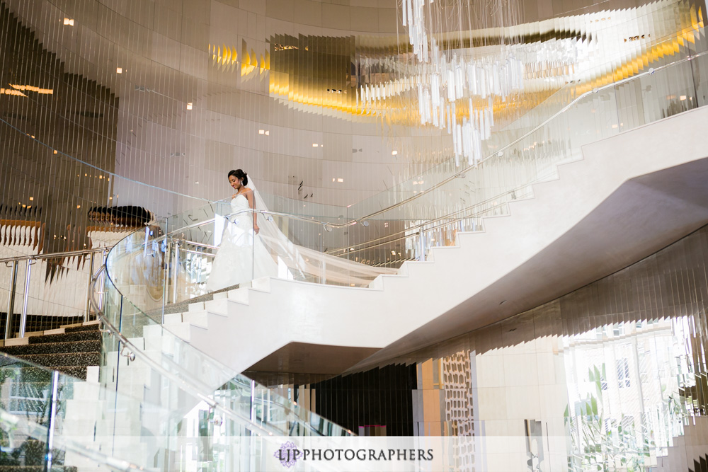 07-taglyan-complex-wedding-photographer-getting-ready-photos