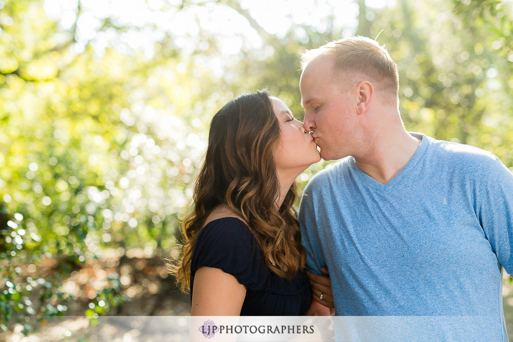 08-irvine-regional-park-engagement-photos