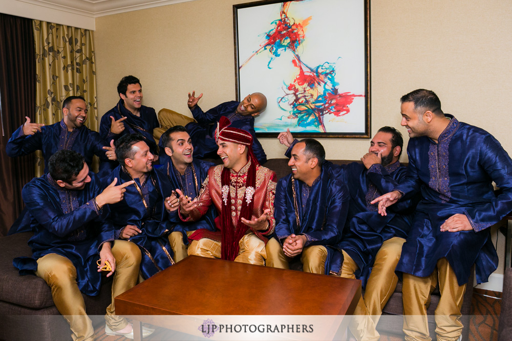 09-hilton-orange-county-costa-mesa-indina-wedding-photographer-getting-ready-photos