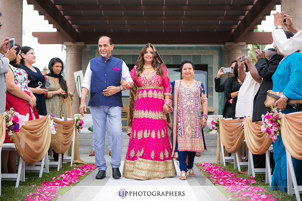 09-old-ranch-country-club-seal-beach-indian-wedding-photographer-wedding-ceremony-photos