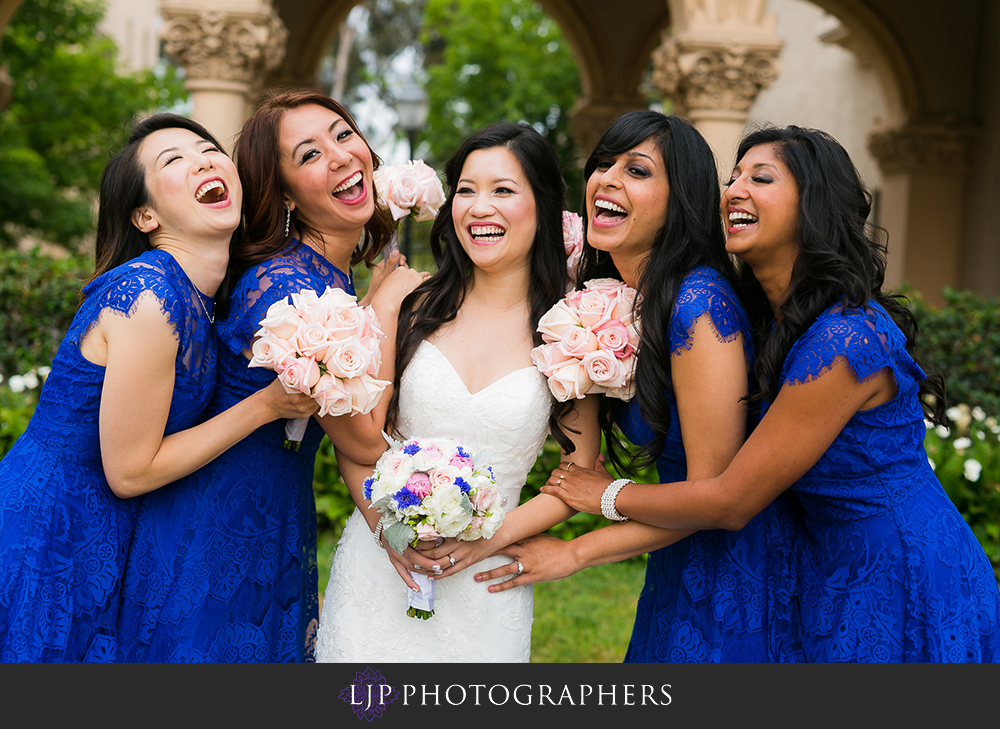 12-ultimate-sky-box-at-diamond-view-tower-san-diego-wedding-photographer-wedding-party-photos