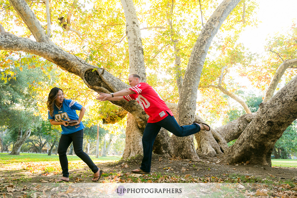 13-irvine-regional-park-engagement-photos