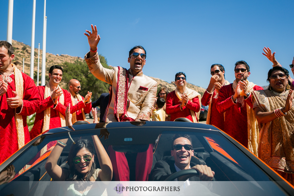 16-hummingbird-nest-ranch-indian-wedding-photographer-wedding-ceremony-photos