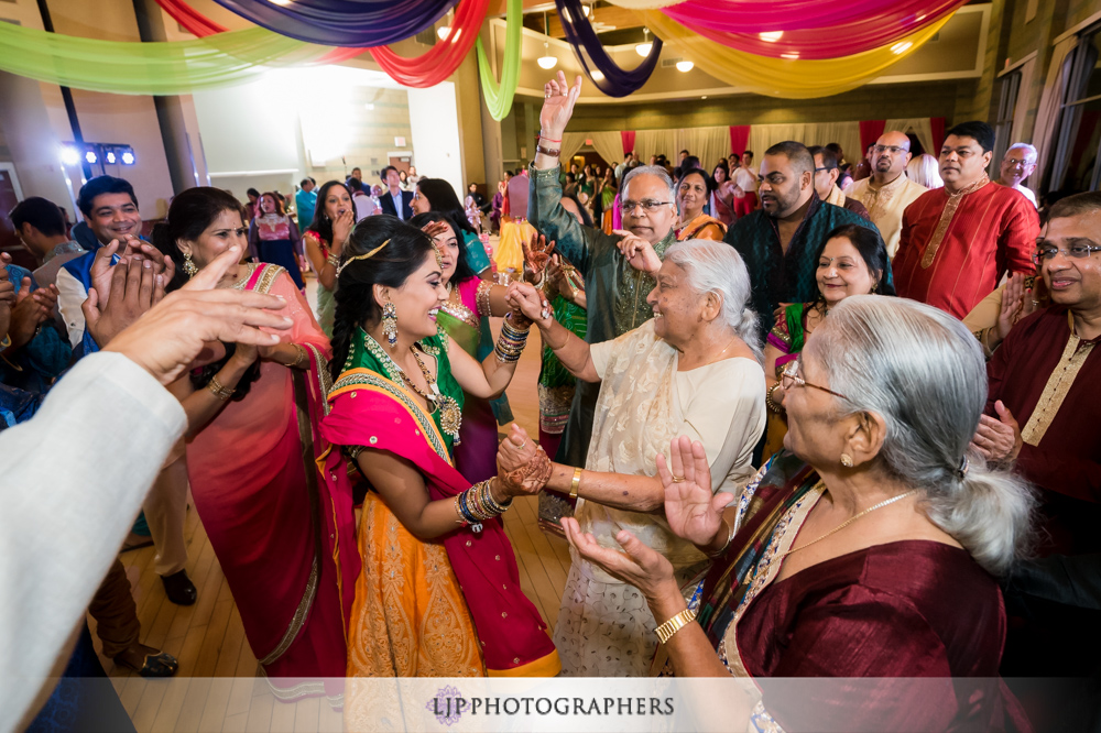 16-indian-pre-wedding-event-photographer