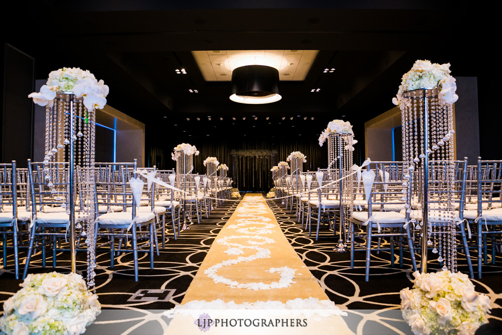 18-taglyan-complex-wedding-photographer-wedding-ceremony-photos