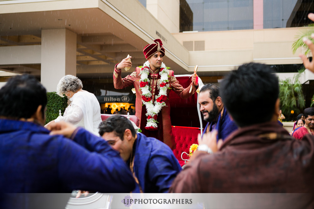 20-hilton-orange-county-costa-mesa-indina-wedding-photographer-wedding-ceremony-photos