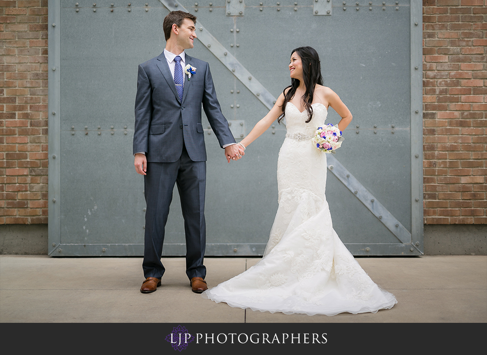 24-ultimate-sky-box-at-diamond-view-tower-san-diego-wedding-photographer-couple-session-photos