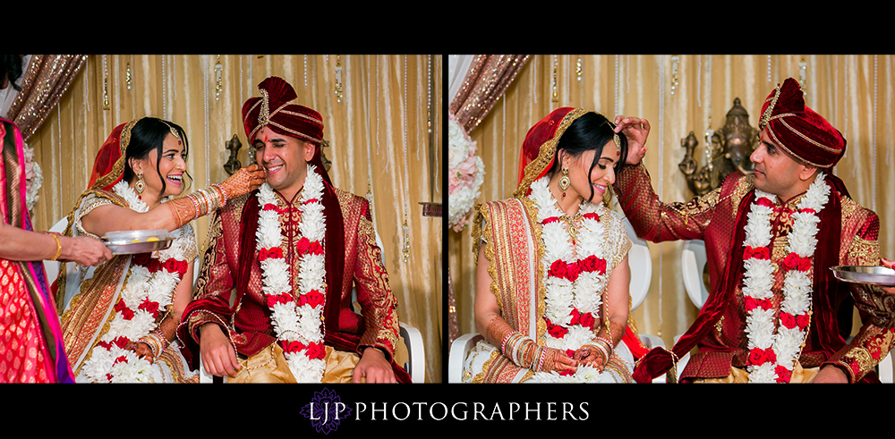 27-hilton-orange-county-costa-mesa-indina-wedding-photographer-wedding-ceremony-photos