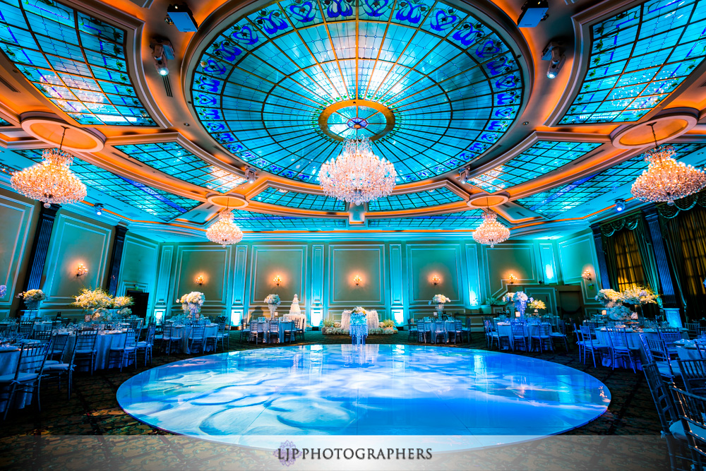 29-taglyan-complex-wedding-photographer-wedding-reception-photos