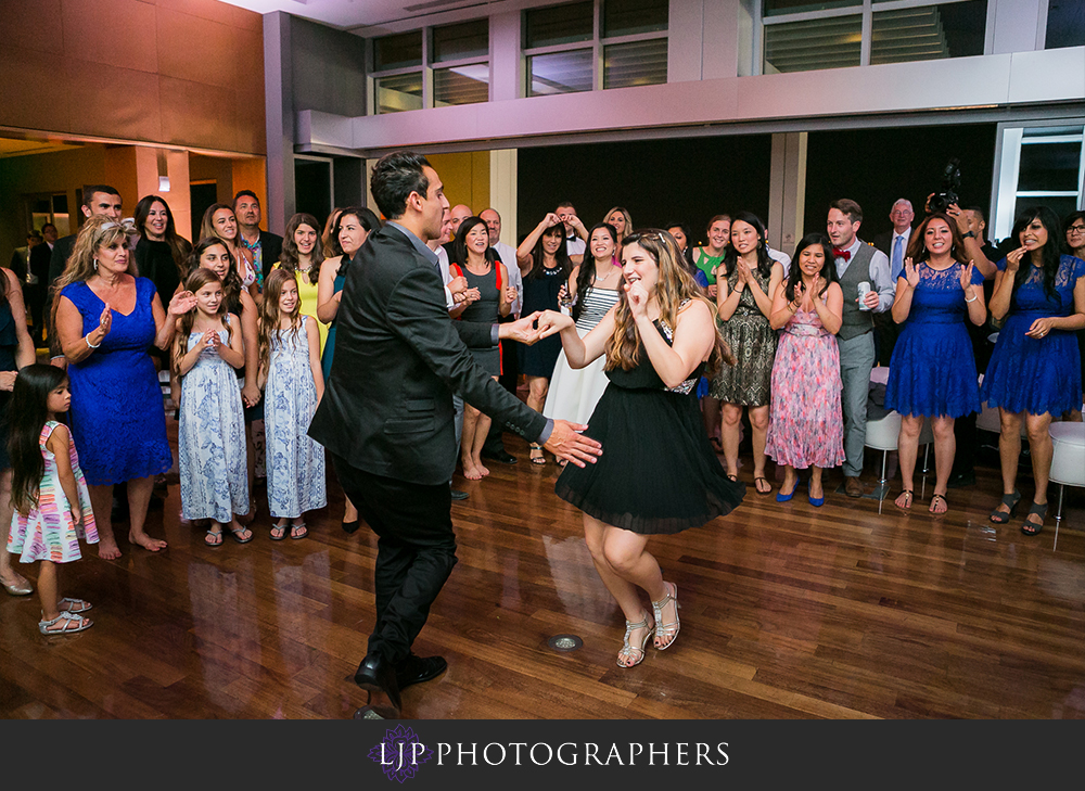 34-ultimate-sky-box-at-diamond-view-tower-san-diego-wedding-photographer-wedding-reception-photos