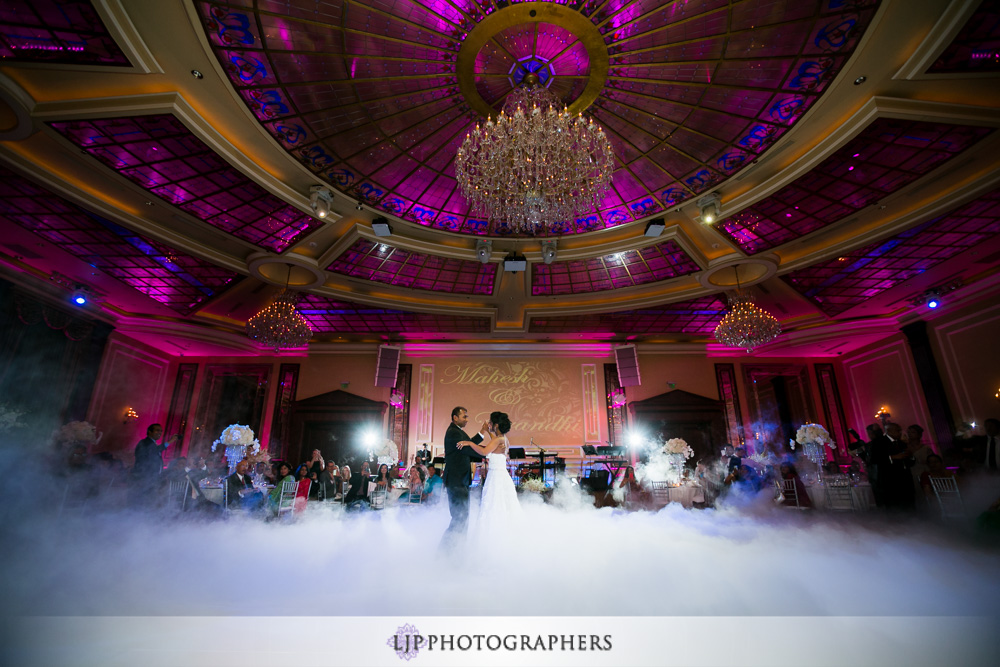 37-taglyan-complex-wedding-photographer-wedding-reception-photos