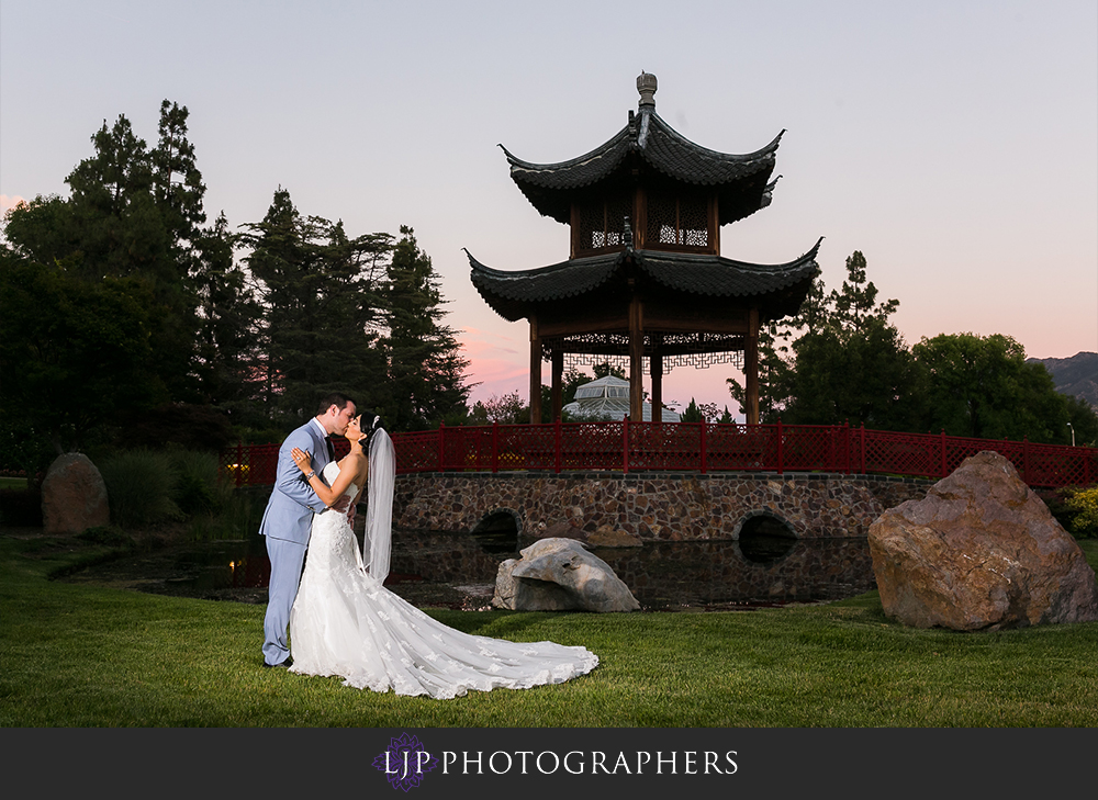 38-four-seasons-hotel-westlake-village-wedding-photographer-wedding-reception-photos