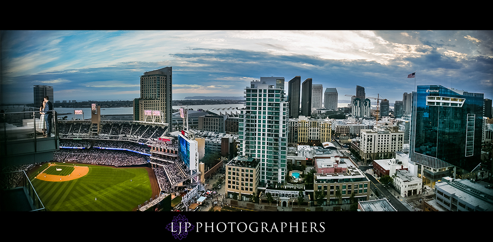 38-ultimate-sky-box-at-diamond-view-tower-san-diego-wedding-photographer-wedding-reception-photos