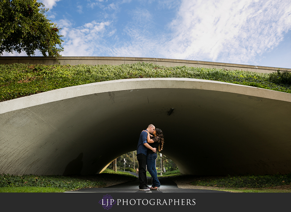 02-university-of-california-irvine-engagement-photographer