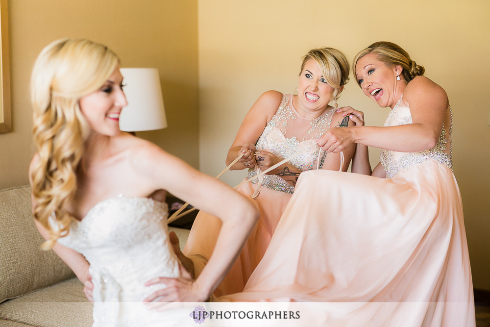 03-la-banquets-glenoaks-ballroom-wedding-photographer-getting-ready-photos