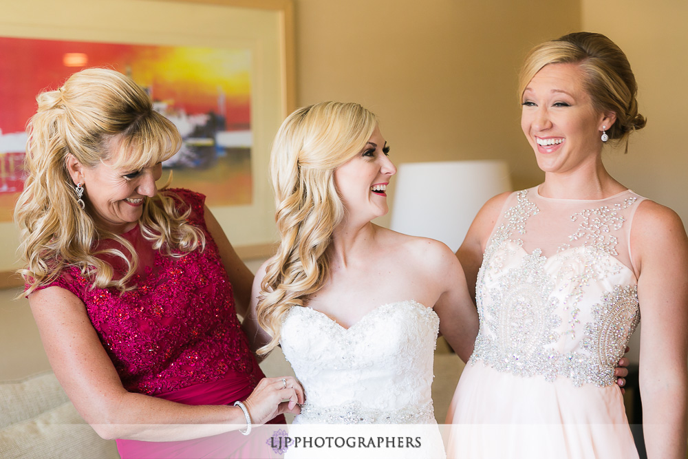 04-la-banquets-glenoaks-ballroom-wedding-photographer-getting-ready-photos