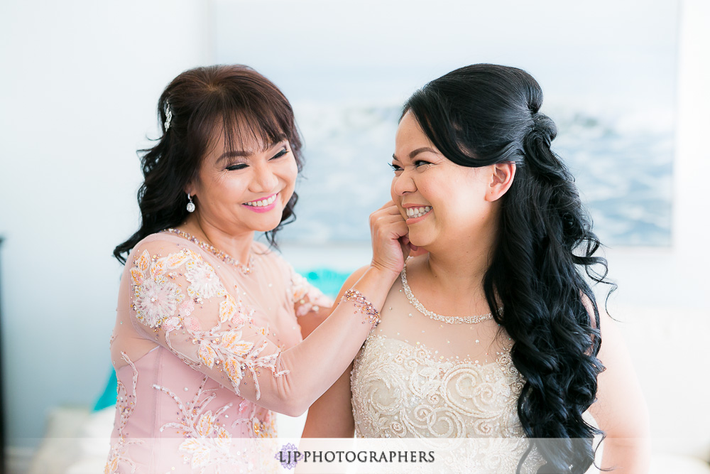 06-casa-del-mar-santa-monica-wedding-photographer-getting-ready-photos