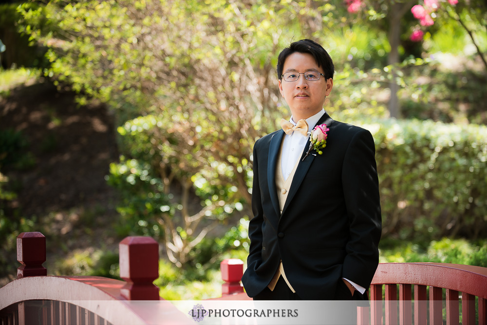 06-the-langham-huntington-pasadena-wedding-photographer-getting-ready-photos