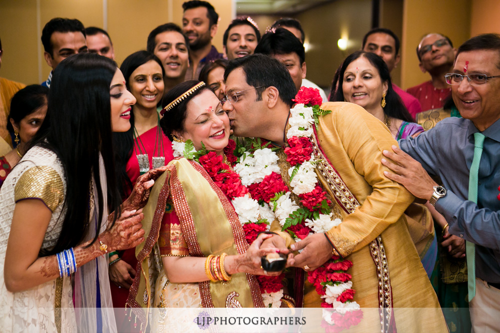 08-Jain-Center-Buena-Park-Wedding-Photography