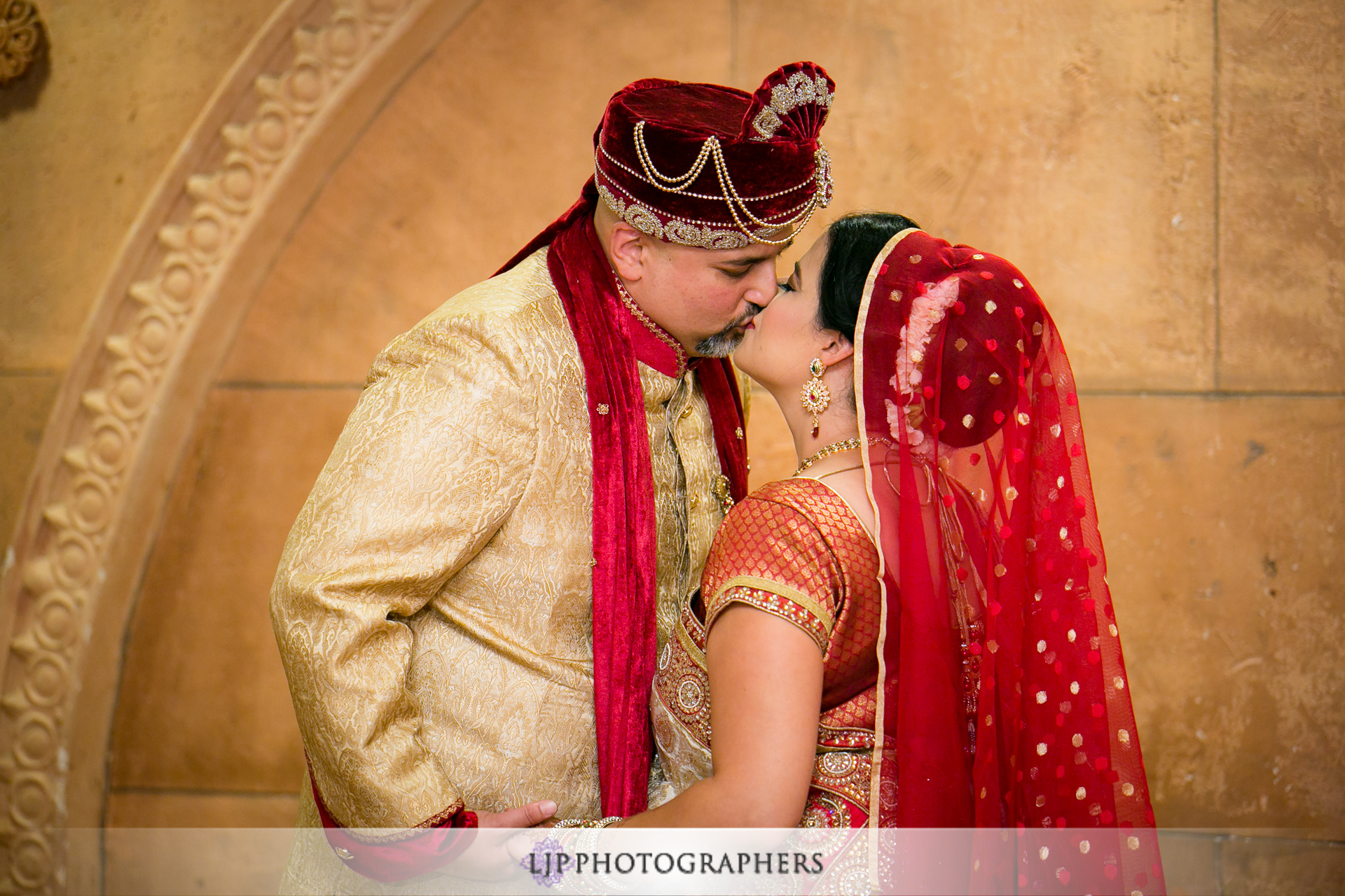 10-le-foyer-ballroom-north-hollywood-indian-wedding-photographer-first-look-couple-session-photos