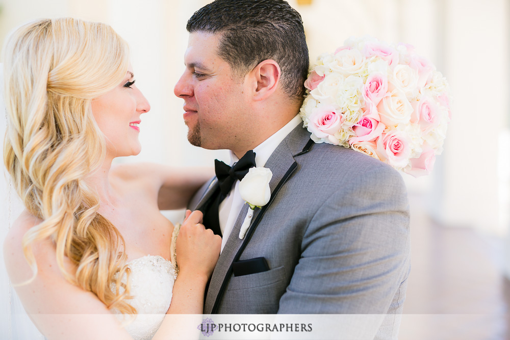 12-la-banquets-glenoaks-ballroom-wedding-photographer-first-look-wedding-party-couple-session-photos