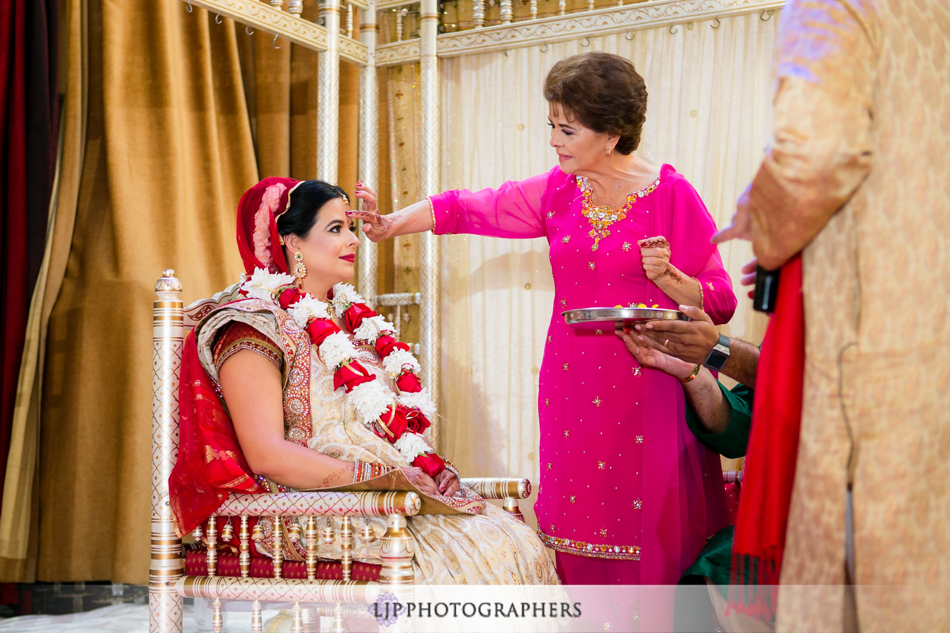 20-le-foyer-ballroom-north-hollywood-indian-wedding-photographer-wedding-ceremony-photos