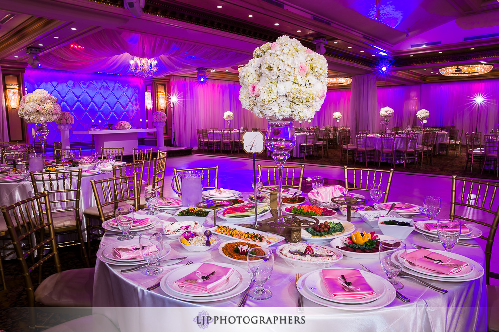 24-la-banquets-glenoaks-ballroom-wedding-photographer-wedding-reception-photos