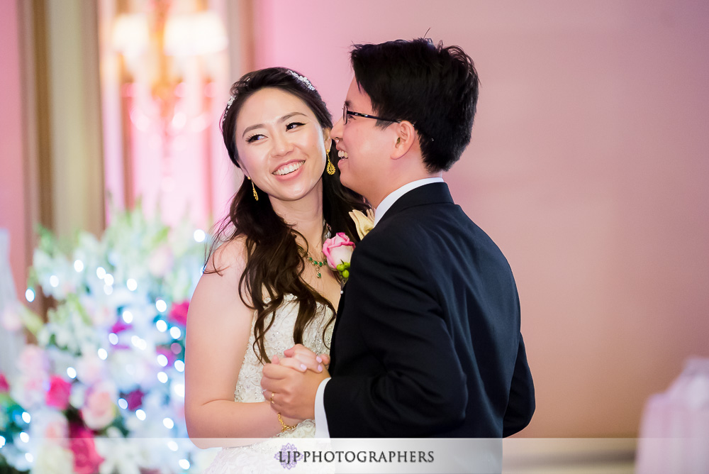 31-the-langham-huntington-pasadena-wedding-photographer-wedding-reception-photos