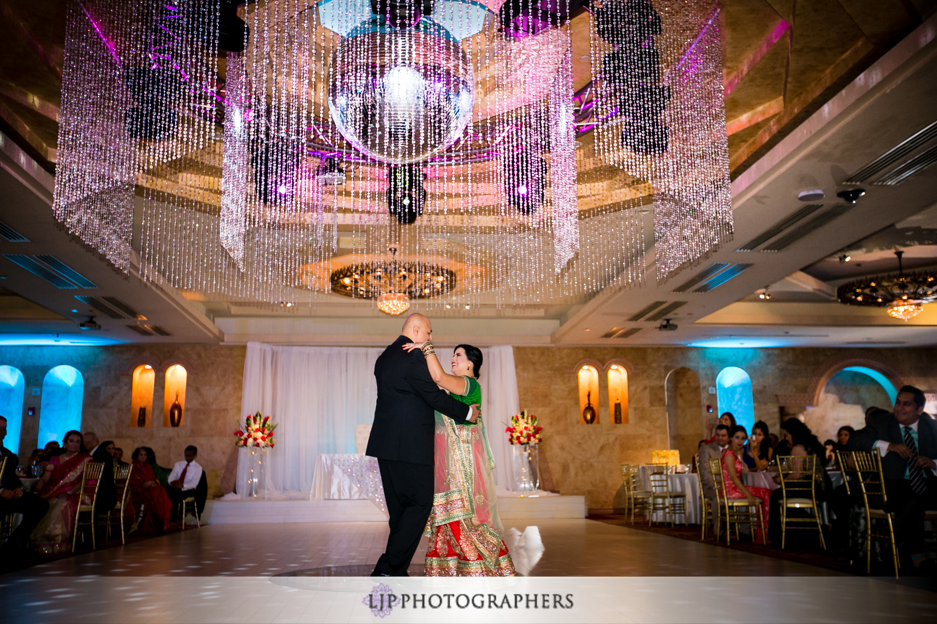 33-le-foyer-ballroom-north-hollywood-indian-wedding-photographer-wedding-reception-photos