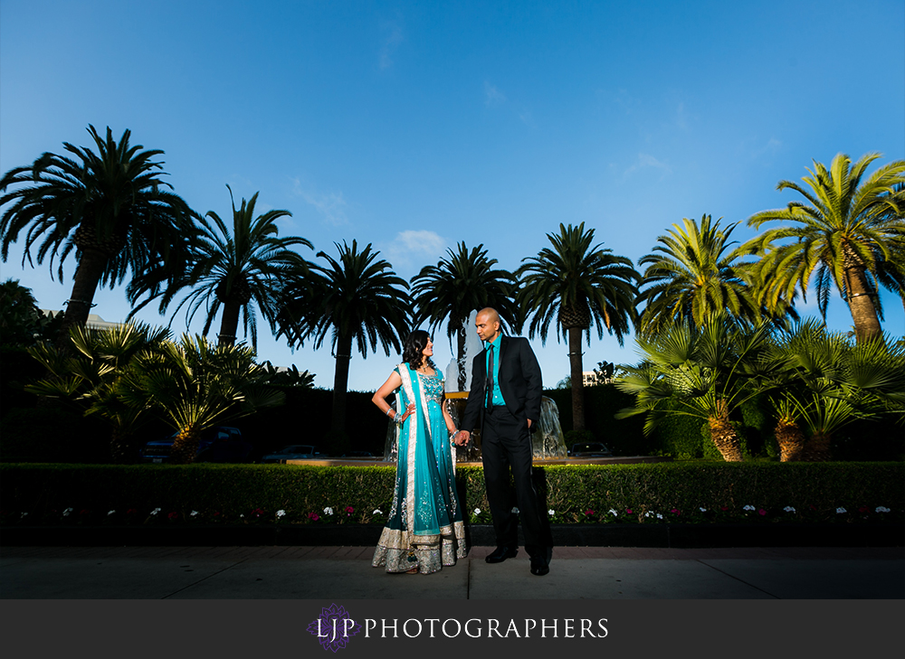 37-newport-beach-marriott-hotel-indian-wedding-photographer-wedding-reception-photos