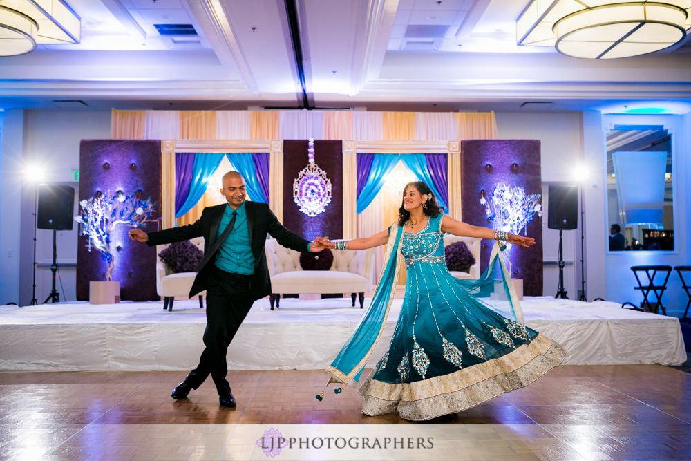 44-newport-beach-marriott-hotel-indian-wedding-photographer-wedding-reception-photos